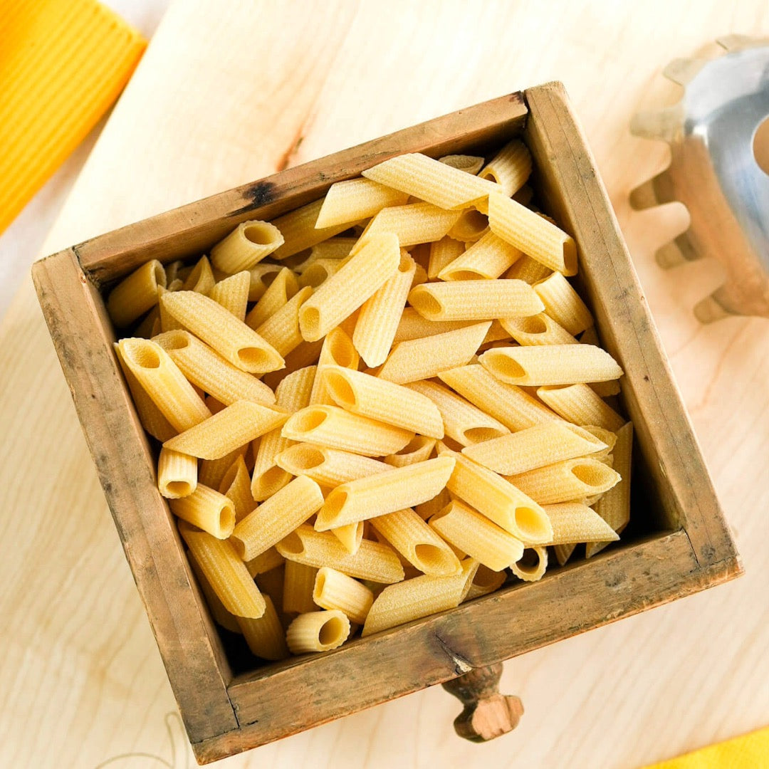 Handgefertigte italienische Pasta Sorten für originelle italienische Pasta Rezepte. Spaghetti Bolognese, Linguine mit Garnelen oder Pasta Carbonara.