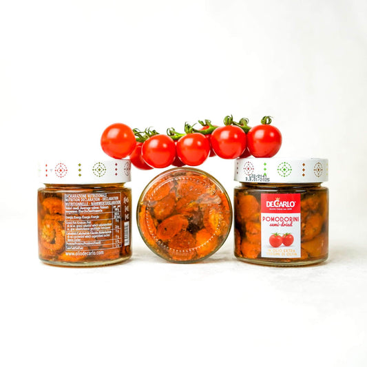 Getrocknete Tomaten in Olivenöl. Pomodoro in Olivenöl.