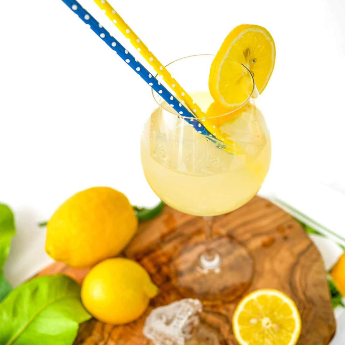 Hier kannst du den fruchtigen und erfrischenden Di Leva Limoncello kaufen.