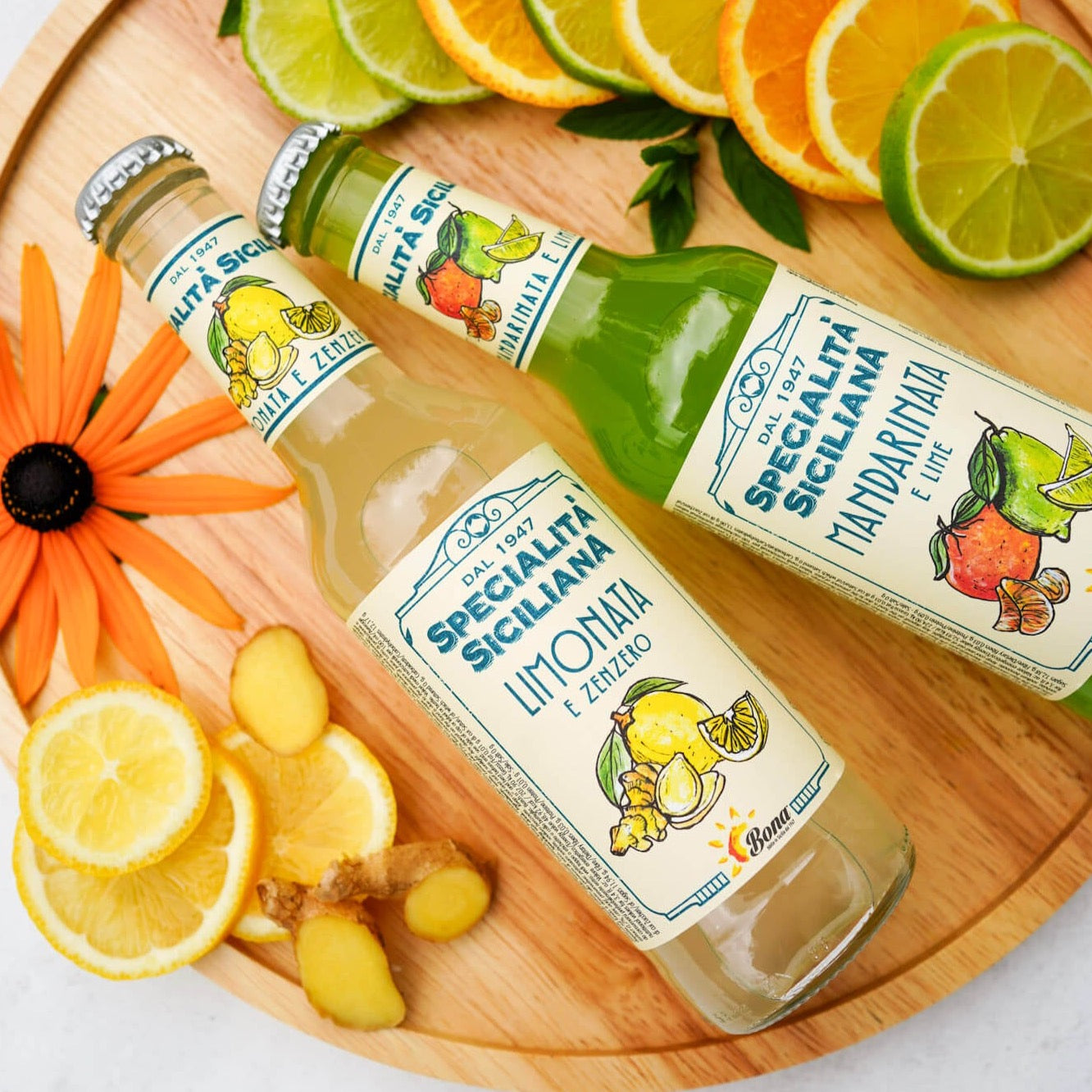 Die Limetten-Limonade ist ein beliebtes Erfrischungsgetränk für warme Sommertage.