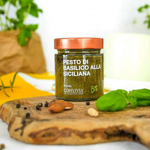Das Bio Basilikum Pesto von Convivia ist aufgrund der qualitativen Rohstoffe ein Veganes Basilikumpesto mit mildem Geschmack.