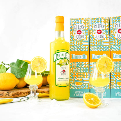 Limoncello ist ein Zitronenlikör, welcher traditionell aus Italien stammt und dort entweder als Digestif oder auch in Form eines Limoncello Spritz angeboten wird. Limoncello kaufen den perfekten Limoncello Spritz genießen.