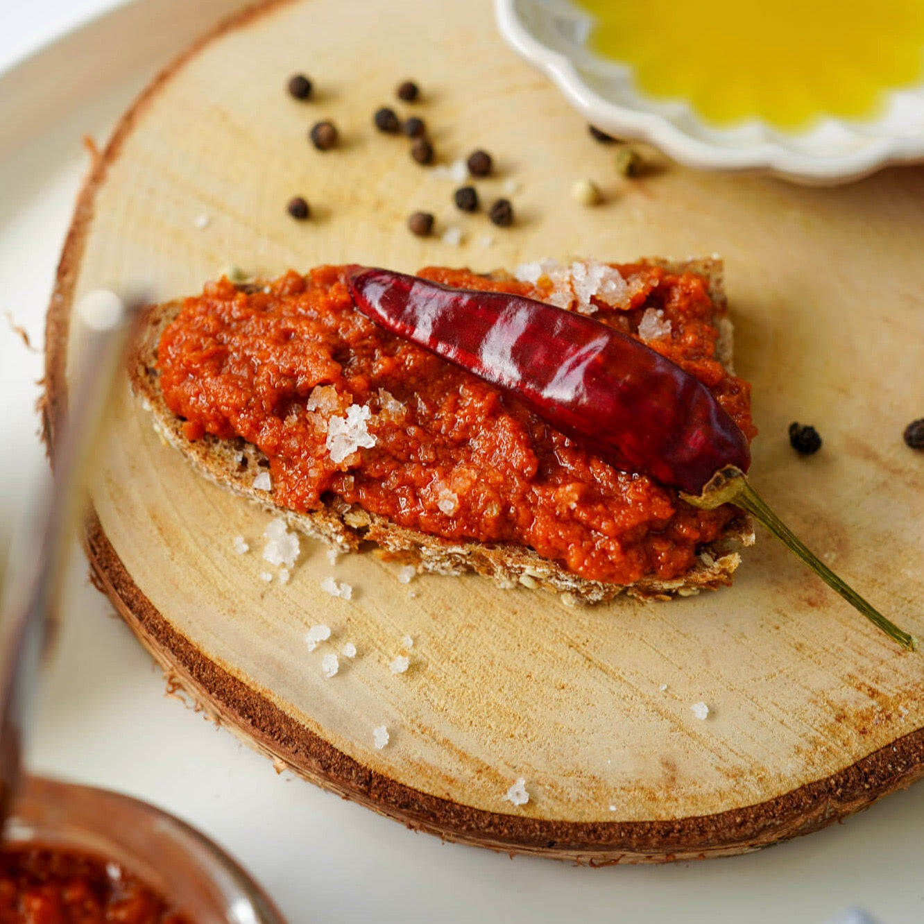 Würziger Tomatenaufstrich aus Apulien – Cavolobianco Würziger Tomatenaufstrich aus Apulien – Cavolobianco