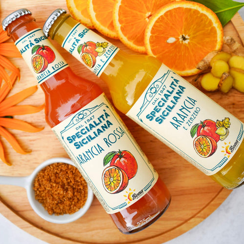 Diese Arancia Rossa Limonade ist ein süßes Erfrischungsgetränk welches unvergleichbar fruchtig und prickelnd ist.